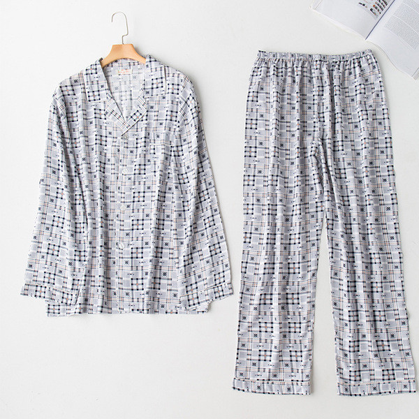 Pijamale barbati si dama in mai multe modele