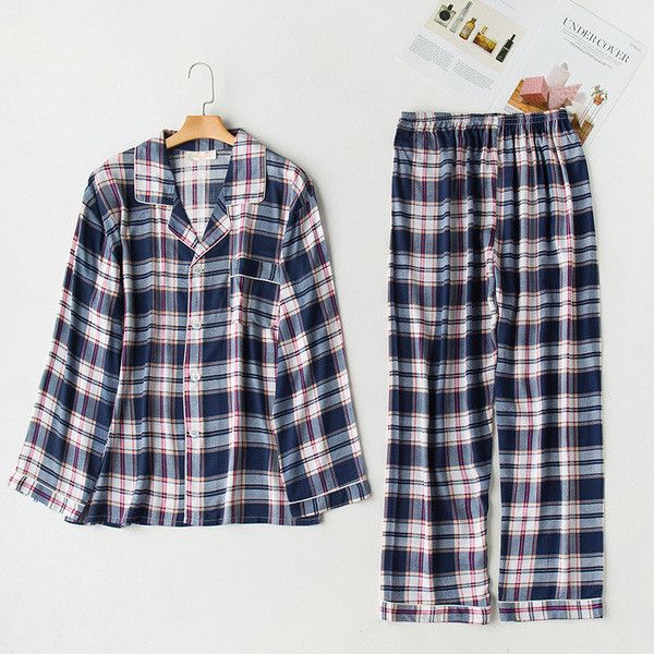 Pijamale barbati si dama in mai multe modele