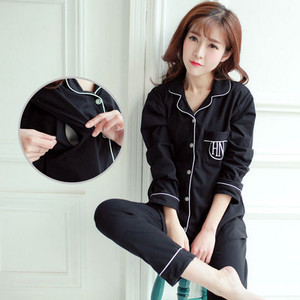 Απαλές  γυναικείες πιτζάμες με ντεκολτέ και τσέπη σε σχήμα V σε διάφορα μοντέλα