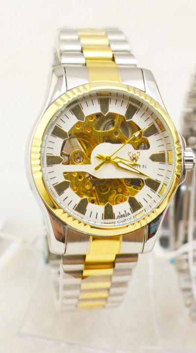 Ceas modern potrivit pentru bărbați și femei