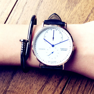 Ανδρικό ρολόι σε διάφορα χρώματα κατάλληλο για τη καθημερινή ζωή