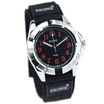 Ανδρικό ρολόι σε διάφορα μοντέλα - διαφορετικά χρώματα