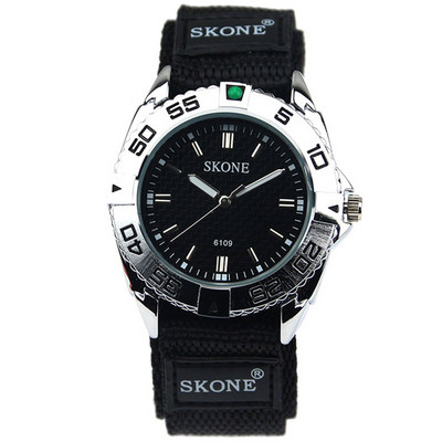 Ανδρικό ρολόι σε διάφορα μοντέλα - διαφορετικά χρώματα