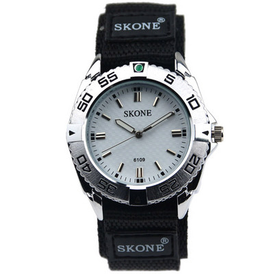 Ανδρικό ρολόι σε διάφορα μοντέλα - διαφορετικά χρώματα