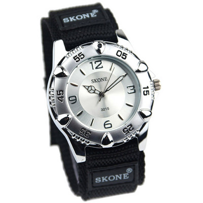 Ανδρικό ρολόι σε διάφορα μοντέλα - διαφορετικά χρώματα