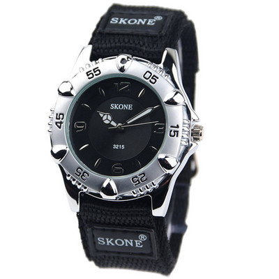 Ανδρικό ρολόι σε διάφορα μοντέλα - διαφορετικά χρώματα