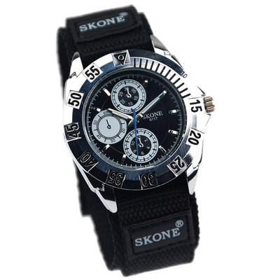 Ανδρικό ρολόι σε διάφορα μοντέλα - διαφορετικά χρώματα