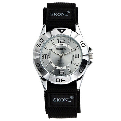 Ανδρικό ρολόι σε διάφορα μοντέλα - διαφορετικά χρώματα