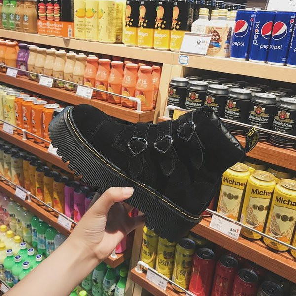 Ghete de dama moderne cu catarame in doua culori