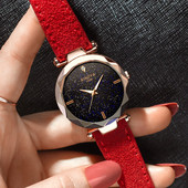 Ceas de dama modern in mai multe culori cu curea din piele intoarsa