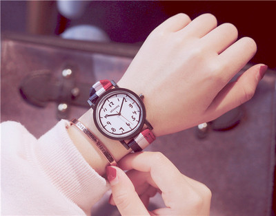 Ceas de dama cu curea in dungi in mai multe culori