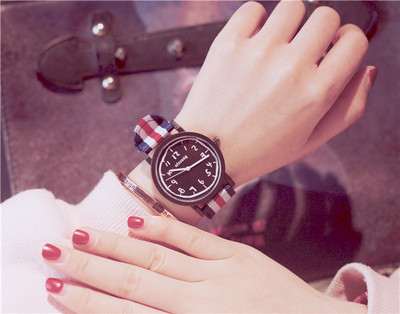 Ceas de dama cu curea in dungi in mai multe culori