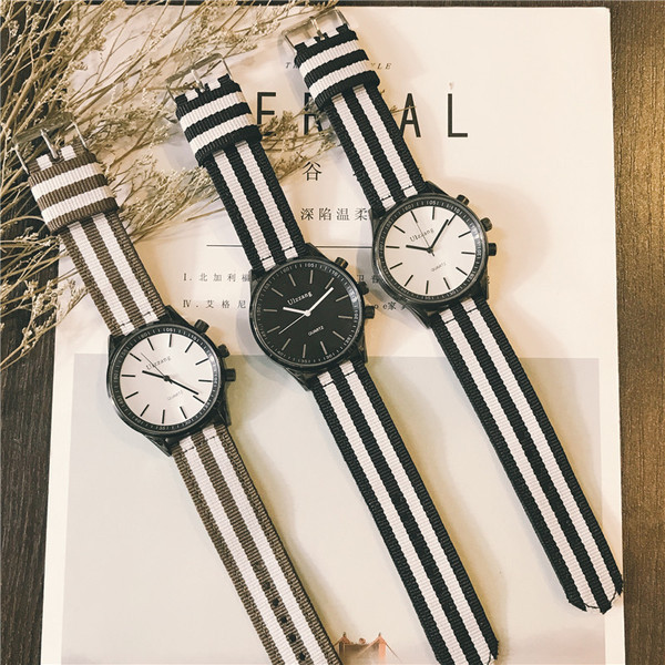 Ceas de dama cu curea in dungi in mai multe culori