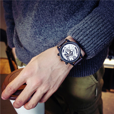 Ceas bărbătesc în patru culori potrivit pentru utilizarea de zi cu zi