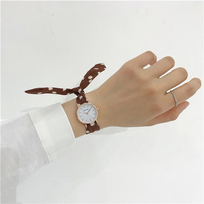 Ceas de dama cu o curea interesanta in mai multe culori