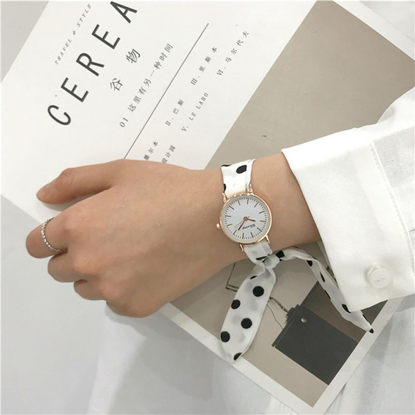 Ceas de dama cu o curea interesanta in mai multe culori