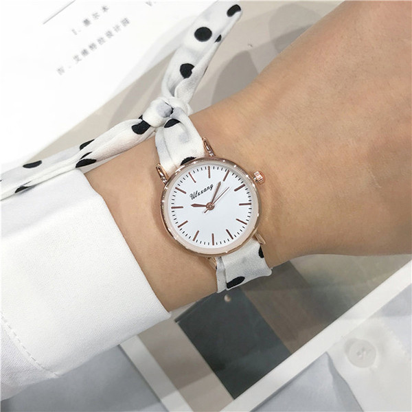 Ceas de dama cu o curea interesanta in mai multe culori