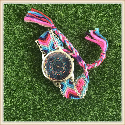 Ceas de dama cu curea impletita in mai multe culori