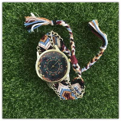 Ceas de dama cu curea impletita in mai multe culori