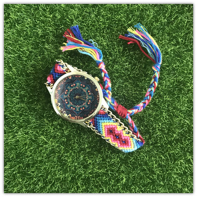 Ceas de dama cu curea impletita in mai multe culori