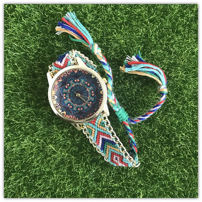 Ceas de dama cu curea impletita in mai multe culori