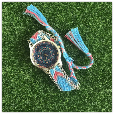 Ceas de dama cu curea impletita in mai multe culori