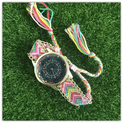 Ceas de dama cu curea impletita in mai multe culori