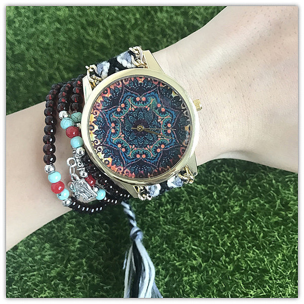 Ceas de dama cu curea impletita in mai multe culori