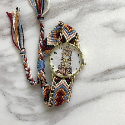 Ceas de dama cu curea impletita si aplicatie in mai multe culori