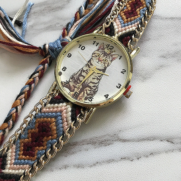 Ceas de dama cu curea impletita si aplicatie in mai multe culori