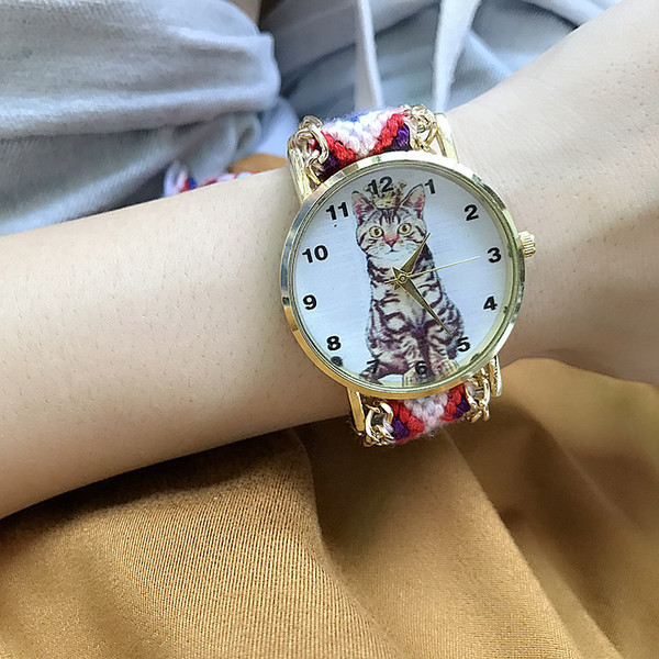 Ceas de dama cu curea impletita si aplicatie in mai multe culori