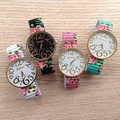 Ceas de dama modern in patru culori cu motive florale