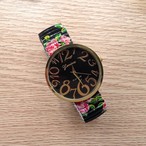 Ceas de dama modern in patru culori cu motive florale