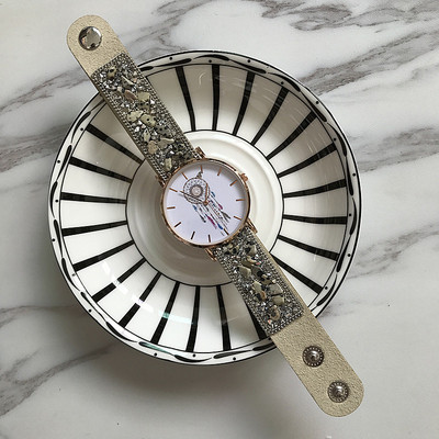 Ceas de dama cu pietre si aplicatie in mai multe culori