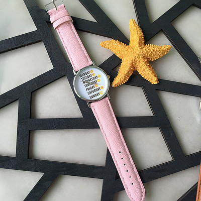 Ceas modern cu inscripții și curea din piele în mai multe culori