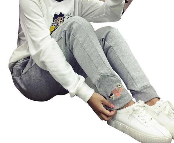 Γυναικείες αθλητικές φόρμες σε διάφορα μοντέλα με επένδυση