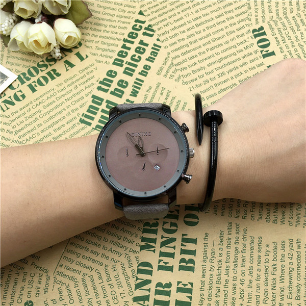 Ceas zilnic pentru bărbați în patru culori