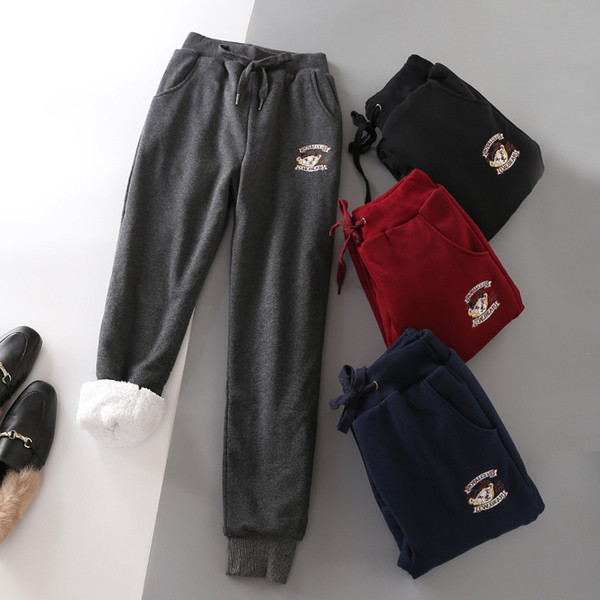 Costum de iarna dama in mai multe culori cu broderie