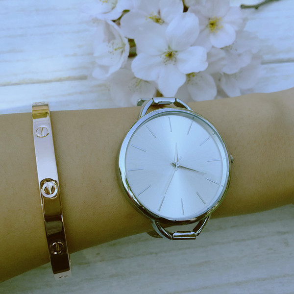 Γυναικείο ρολόι σε ασημί και χρυσό χρώμα