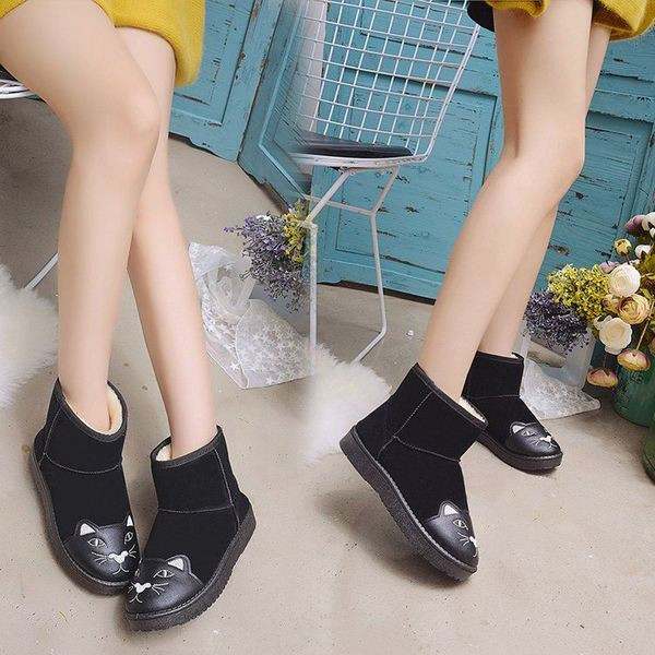 Cizme moderne de damă cu un pisoi în negru, gri și roz