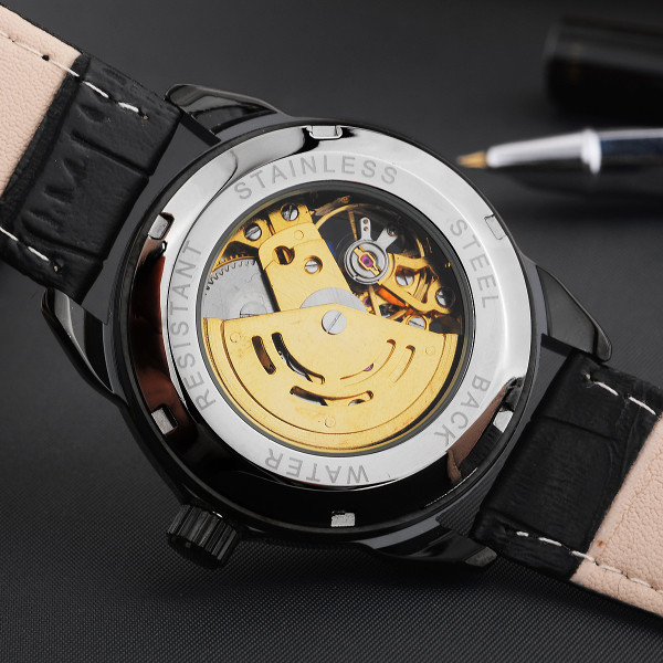 Ceas barbatesc in mai multe modele si culori