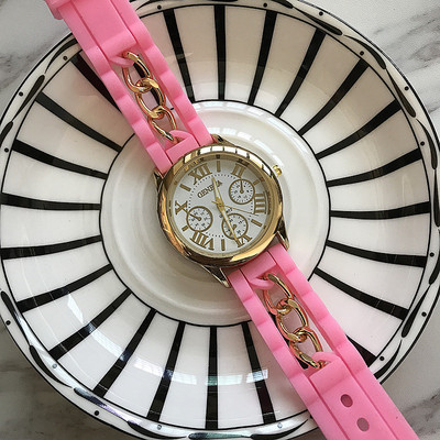 Ceas actual in mai multe culori potrivite pentru barbati si femei