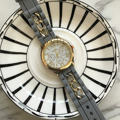 Ceas actual in mai multe culori potrivite pentru barbati si femei