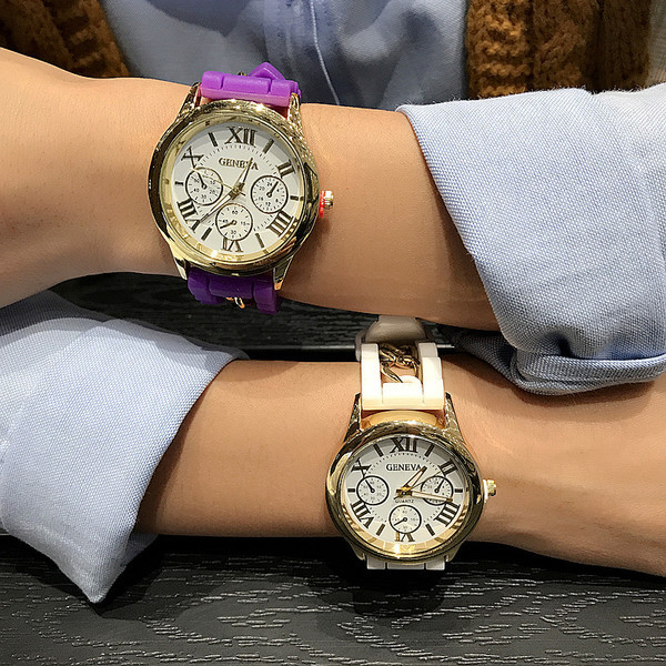 Ceas actual in mai multe culori potrivite pentru barbati si femei