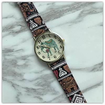 Γυναικείο ρολόι με έθνο μοτίβα σε δύο σχέδια