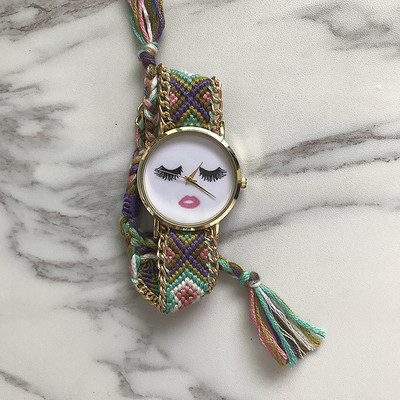 Ceas de dama cu aplicatie si curea tricotata in mai multe culori