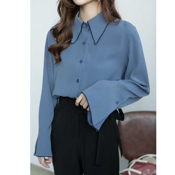 Μοντέρνο γυναικείο πουκάμισο με μεγάλο κολάρο και φαρδύ μανίκι σε μπλε χρώμα