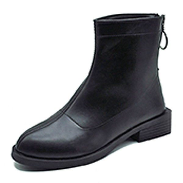 Καθημερινές γυναικείες δερμάτινες μπότες σε μαύρο χρώμα