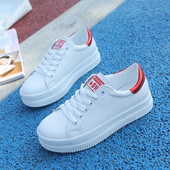 Adidasi moderni de dama in trei culori potriviti pentru utilizarea de zi cu zi