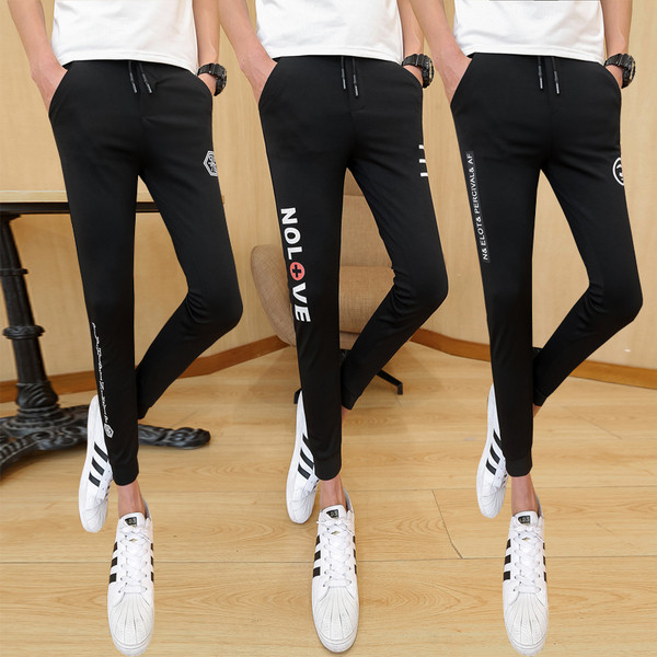 Pantaloni pentru bărbați de culoare neagră cu inscripție